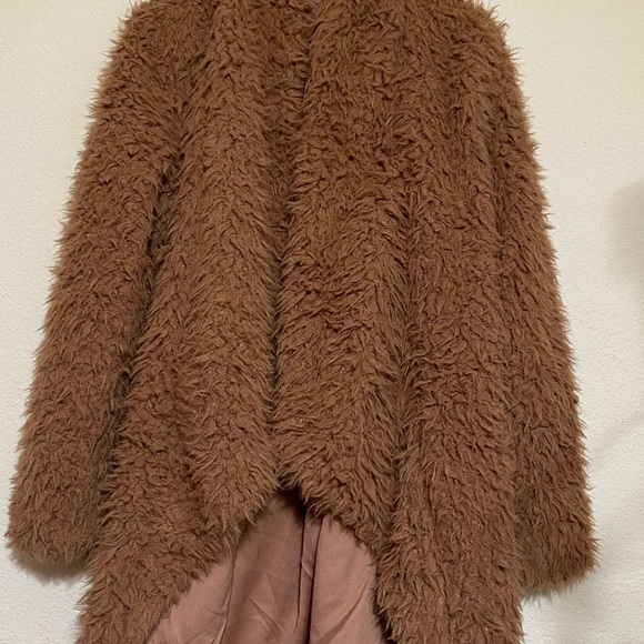 EUC-Tularosa Beige Faux Fur
Teddv Shaa Coat Open Front... - Picture 3 of 9
